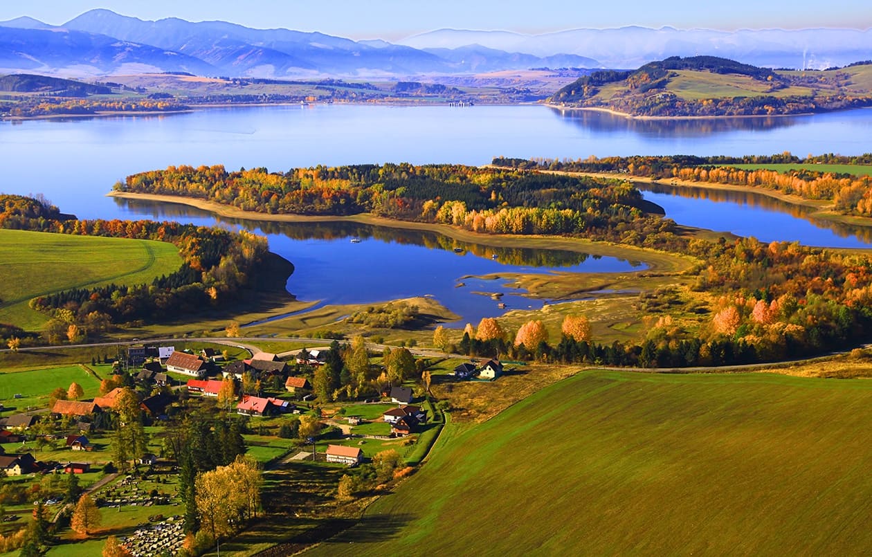 Vyhliadkový let nad Liptovom – Liptovská Mara a panoráma Nízkych Tatier z lietadla
