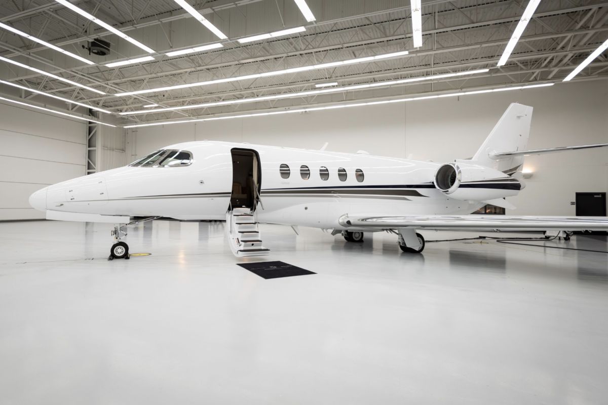 Business jet pripravený na aerotaxi let – pohodlná a rýchla preprava osôb aj urgentných ciest.