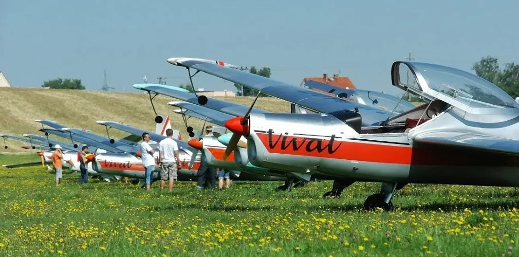 Pilotom lietadla na skúšku Holíč-1