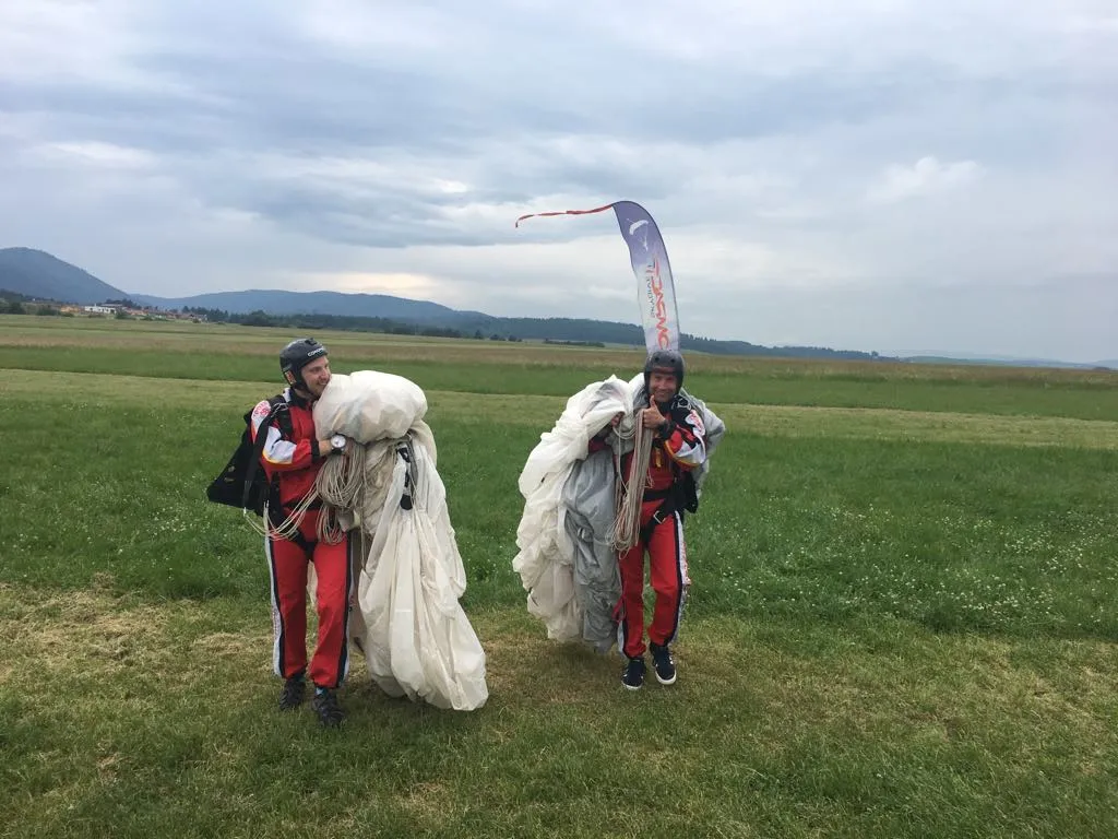 Sólo zoskok s padákom Očová-0