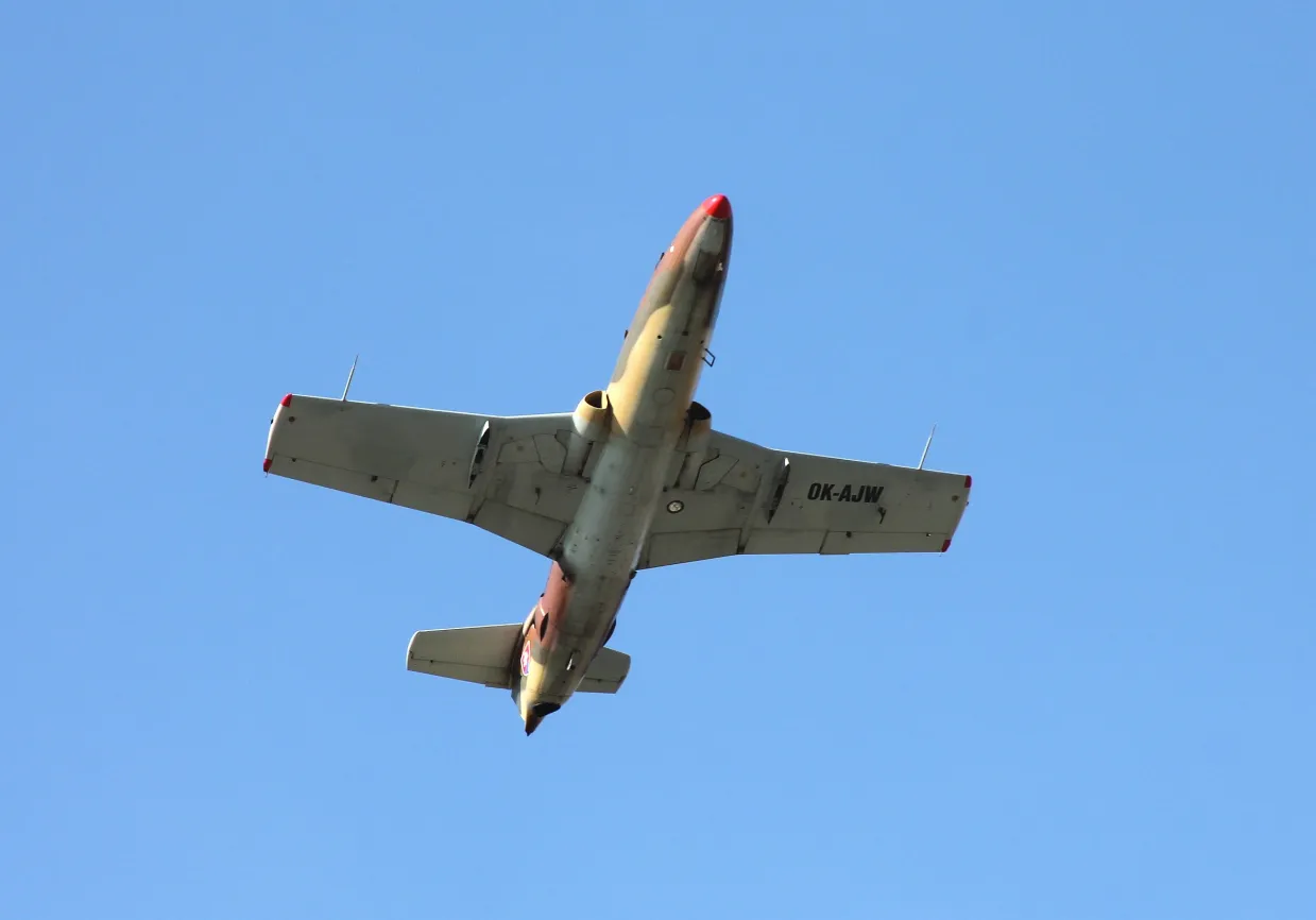 Let stíhačkou L-29 Delfín Brno-1