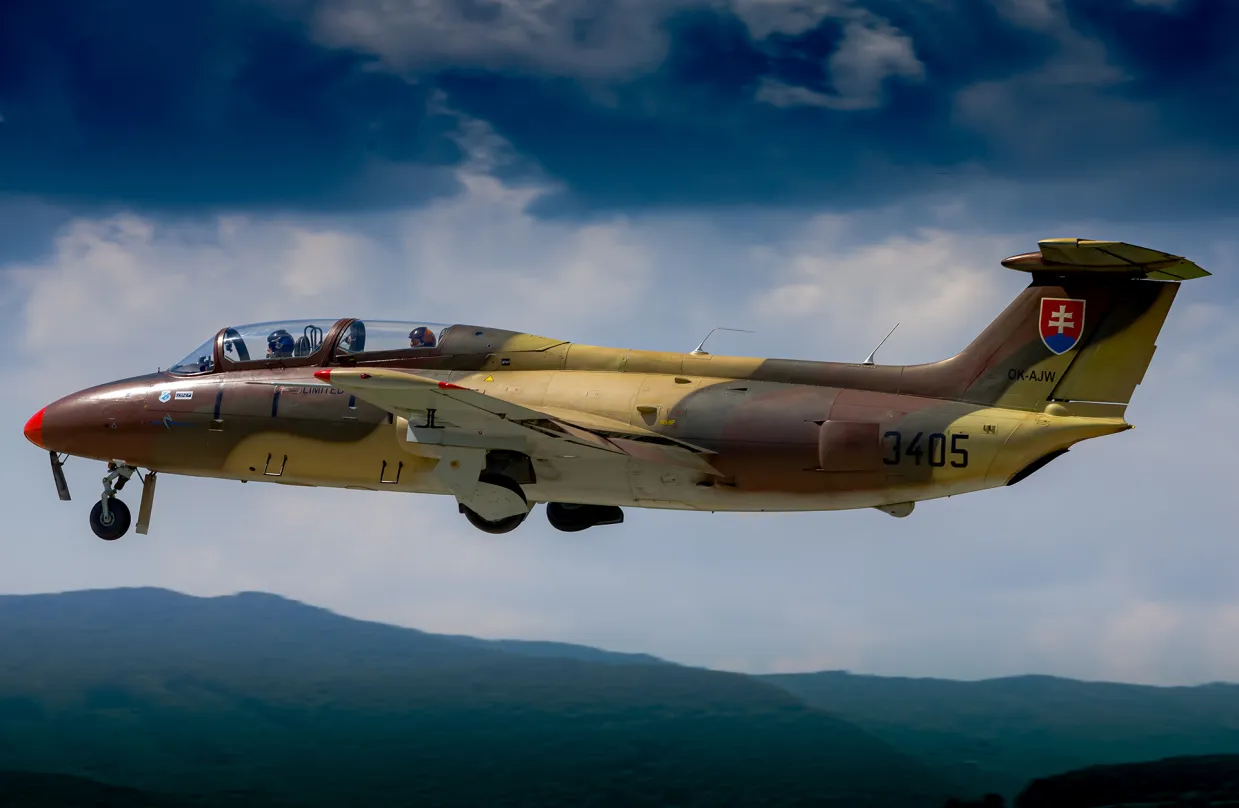 Let stíhačkou L-29 Delfín Brno-0