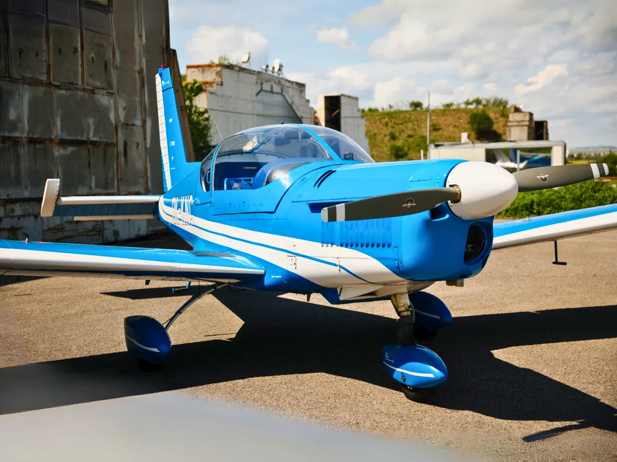 Akrobatický let lietadlom Brno-4