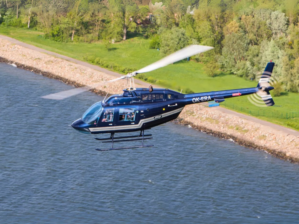 Zážitkový let vrtuľníkom Brno-5
