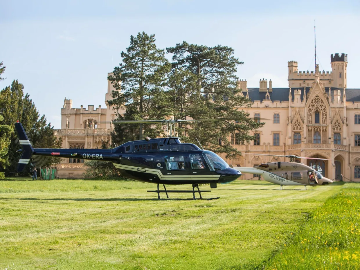 Zážitkový let vrtuľníkom Brno-8