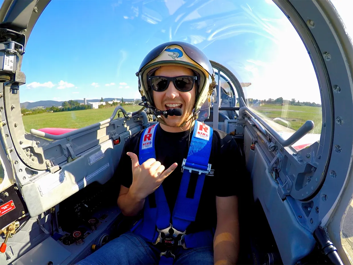 Let stíhačkou Piešťany-7