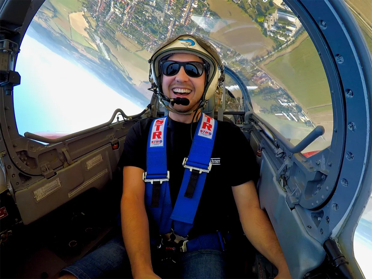 Akrobatický let stíhačkou Piešťany-2