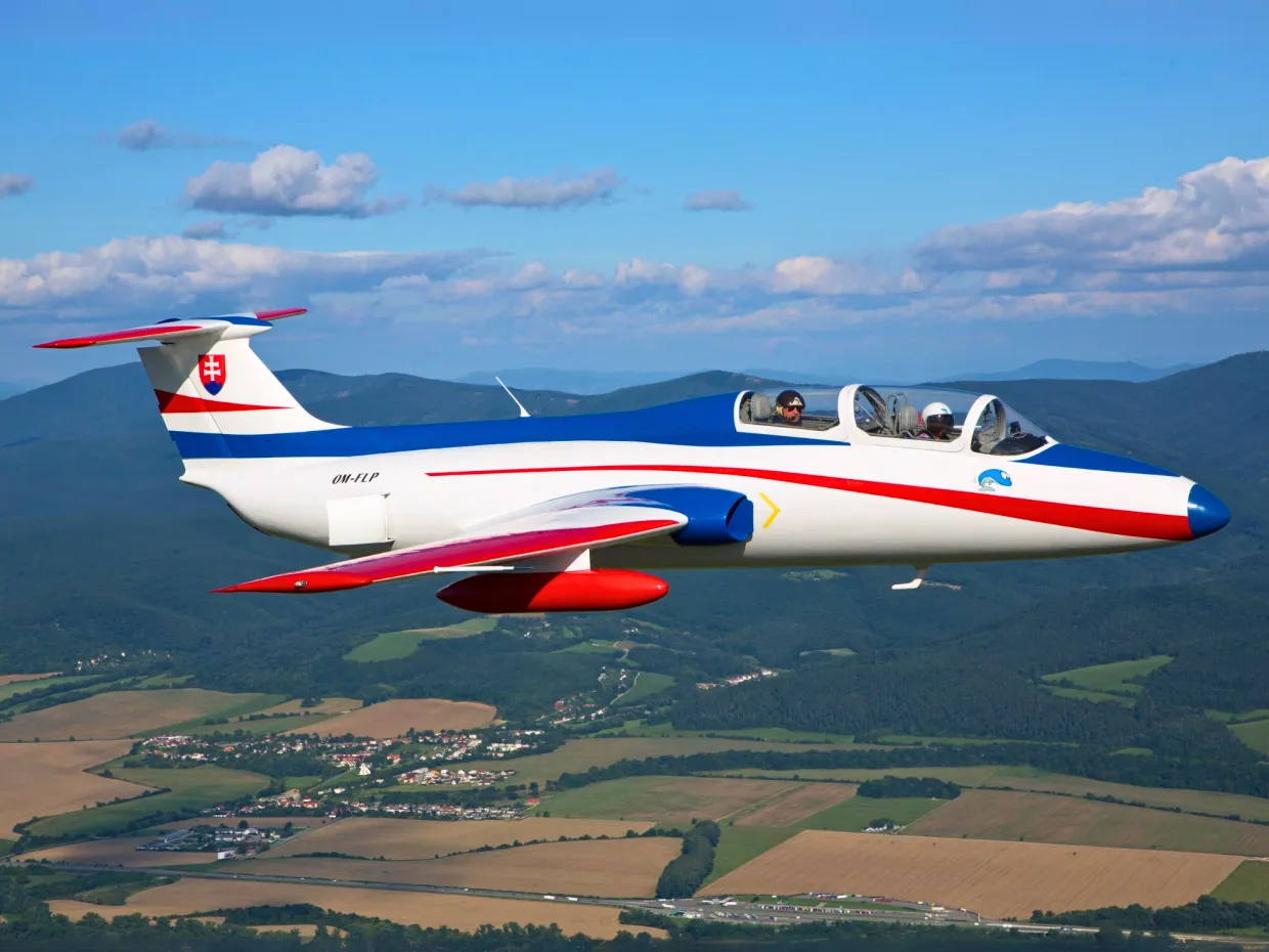Akrobatický let stíhačkou Žilina-4
