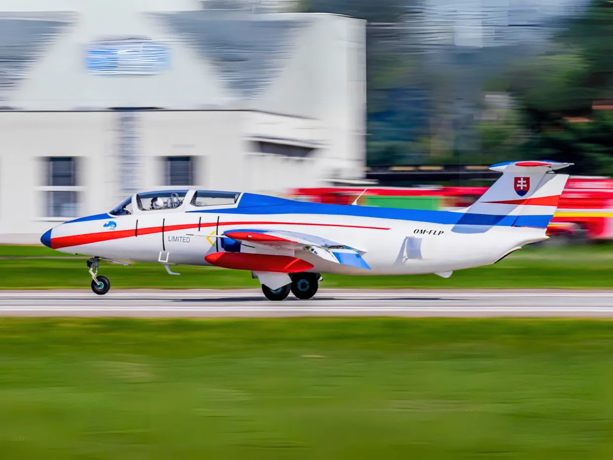 Akrobatický let stíhačkou Žilina-3