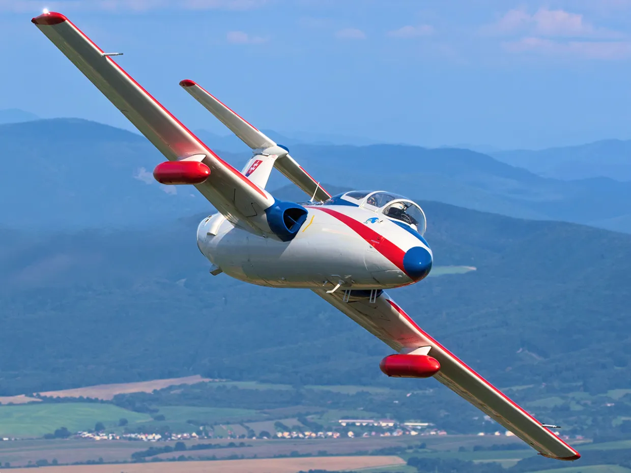 Akrobatický let stíhačkou Žilina-7