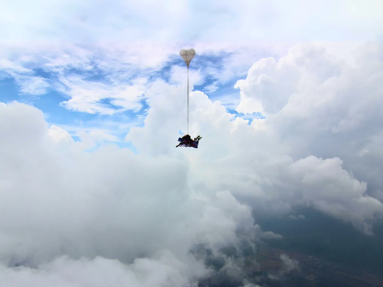 Tandemový zoskok s padákom Senica-8