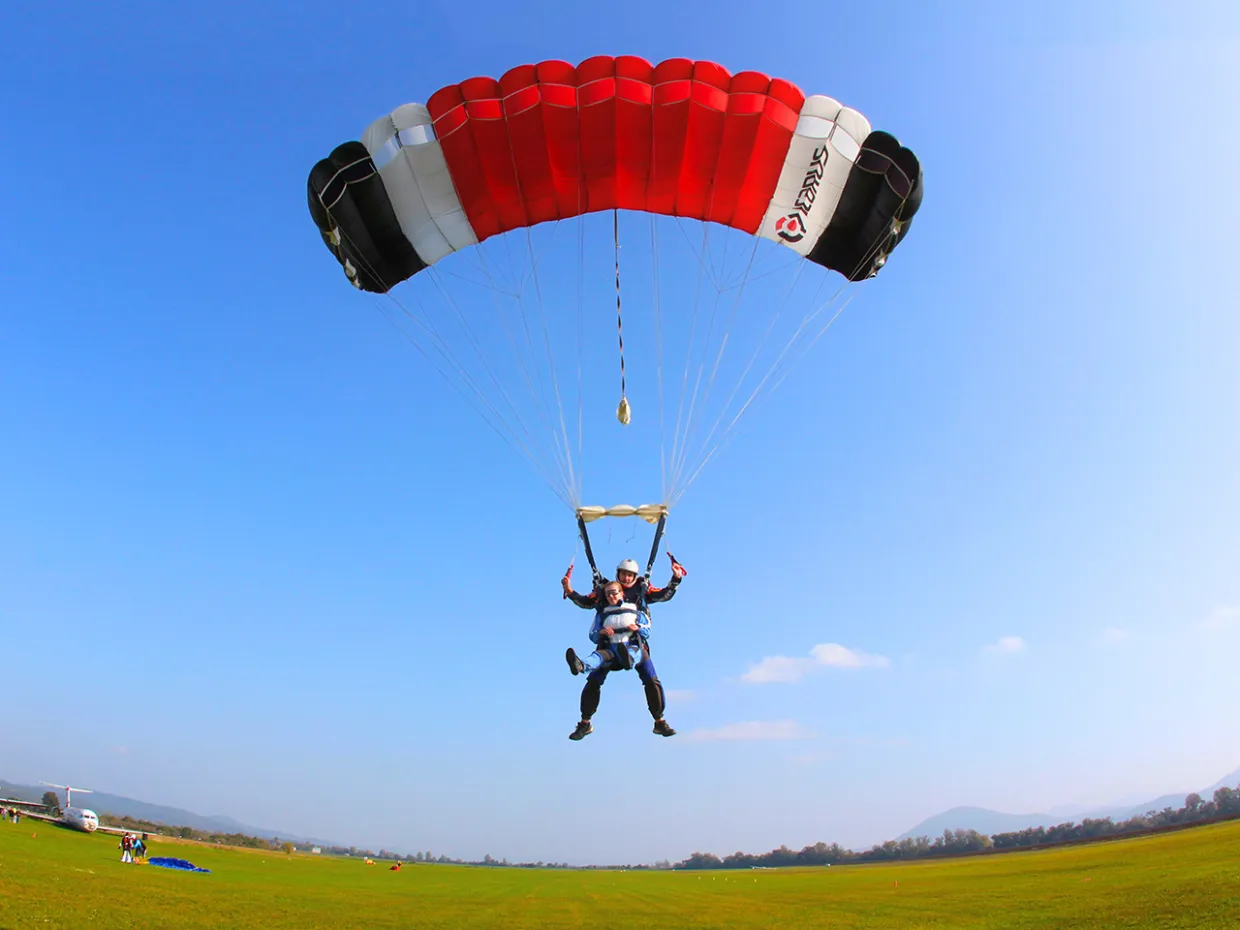 Tandemový zoskok s padákom Dubnica nad Váhom-5