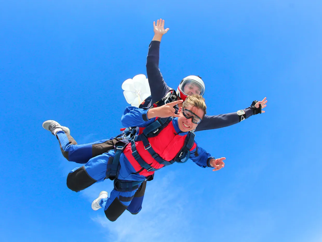 Typy spomienkových záznamov pri tandemovom zoskoku: Ako si vybrať ten správny?