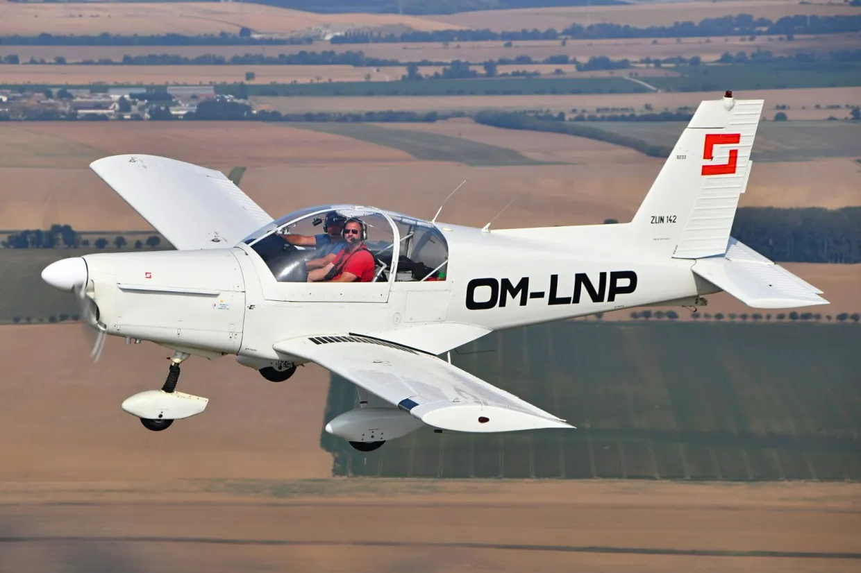 Akrobatický let lietadlom Piešťany-2