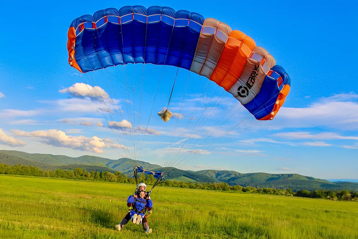 Tandemový zoskok s padákom Martin-0