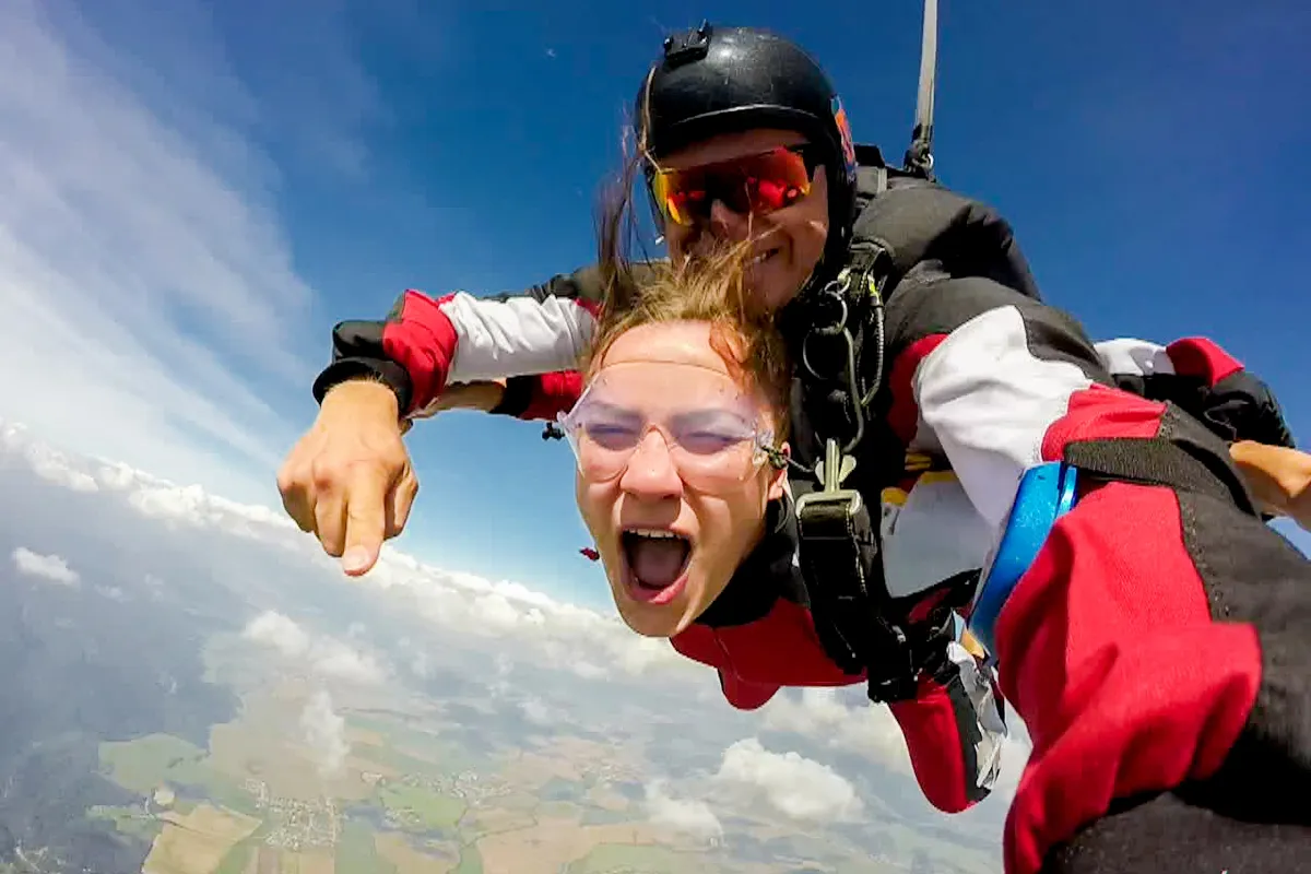 Tandemový zoskok s padákom Košice-6