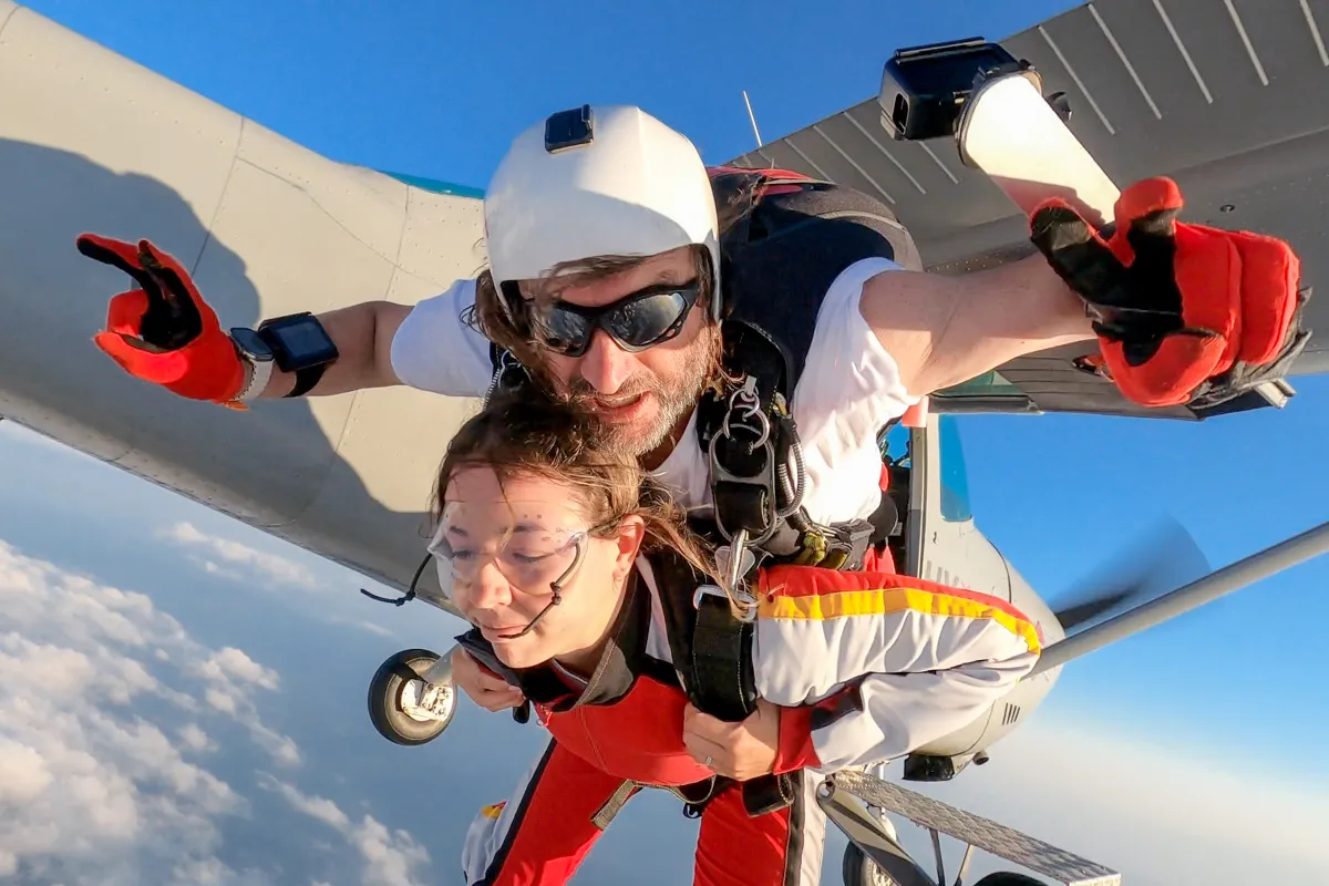 Tandemový zoskok s padákom Košice-8