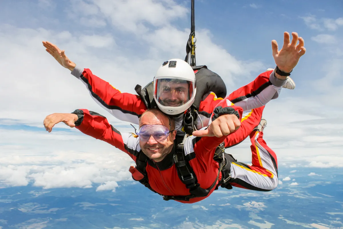 Tandemový zoskok s padákom Košice-2