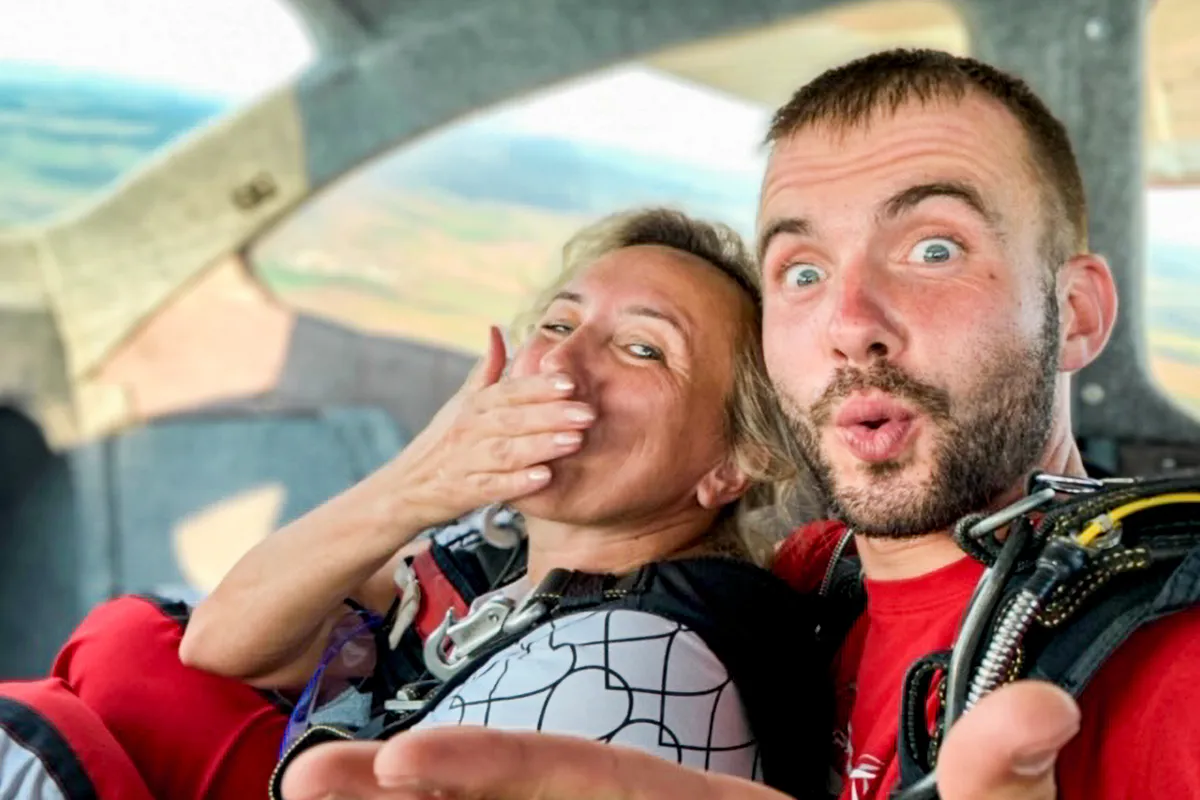 Tandemový zoskok s padákom Košice-4