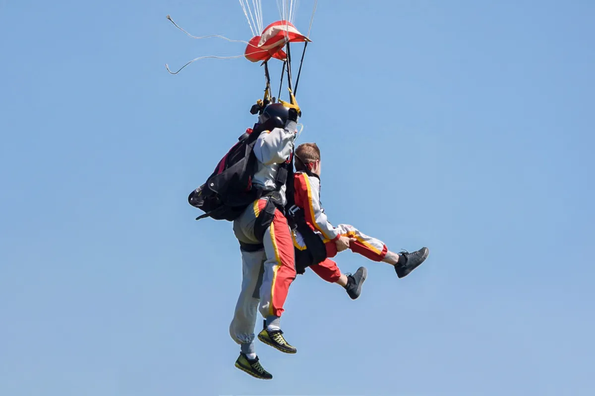 Tandemový zoskok s padákom Košice-5