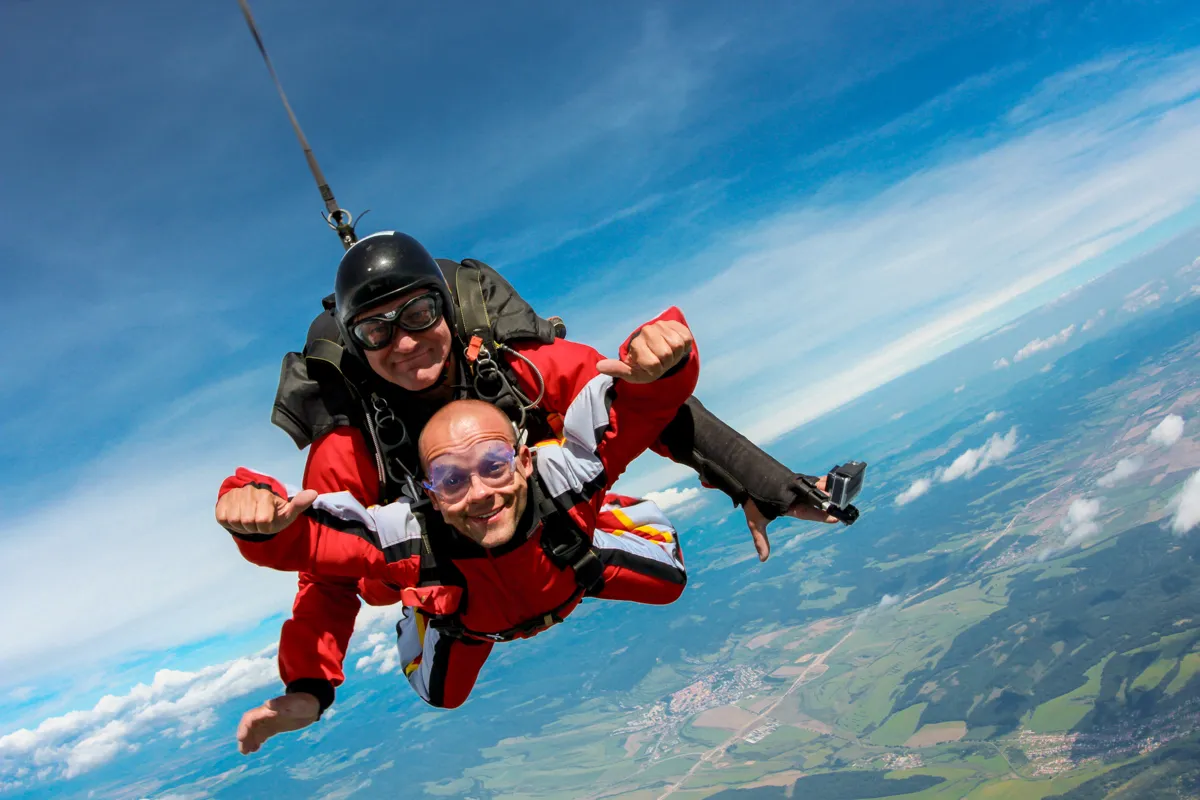 Tandemový zoskok s padákom Košice-11