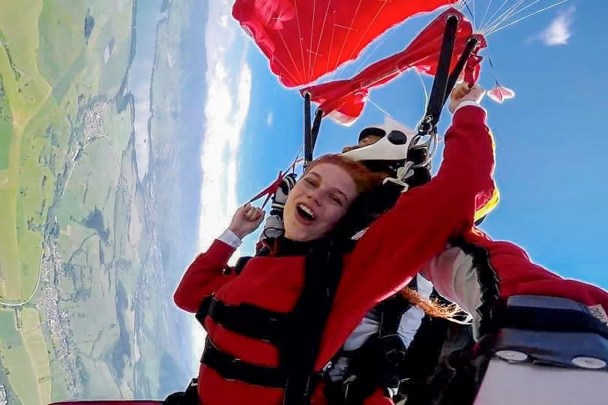 Tandemový zoskok s padákom Košice-13