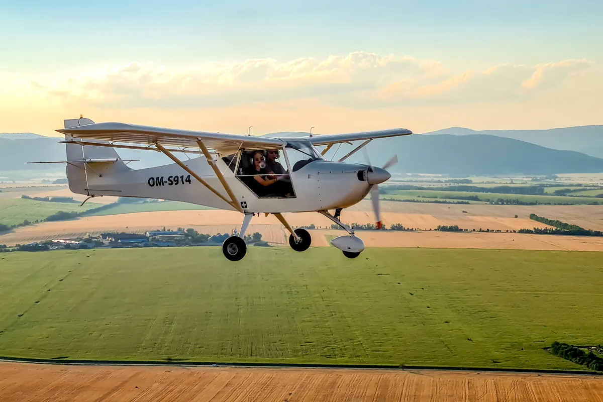 Zážitkový let lietadlom Nitra-1