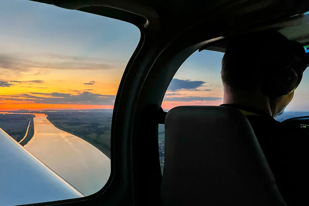 Nočný zážitkový let lietadlom Bratislava-8