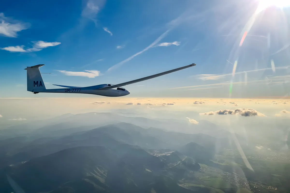 Zážitkový let vetroňom Senica-1