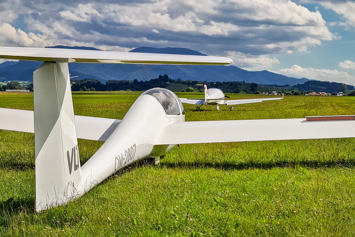 Zážitkový let vetroňom Senica-2