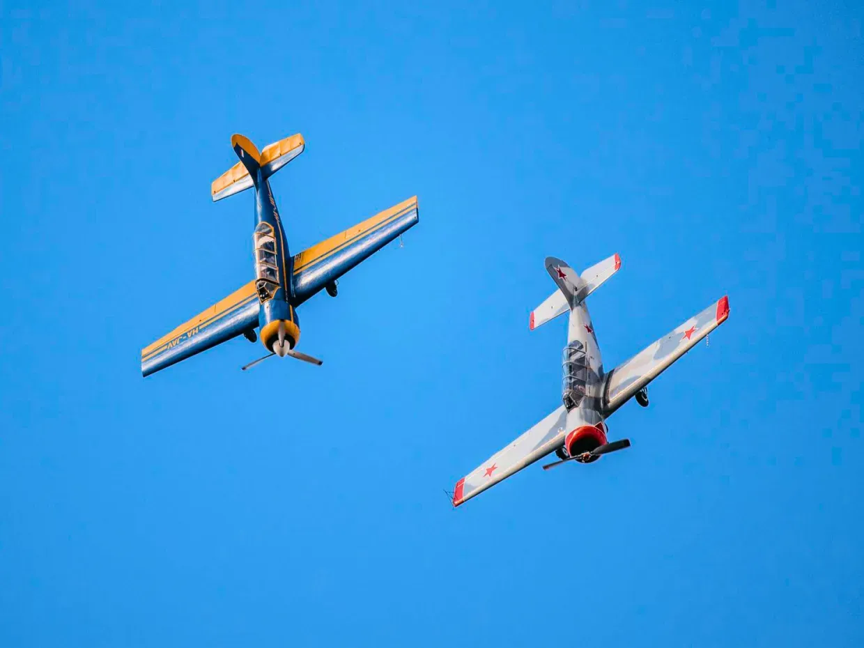 Akrobatický let lietadlom: ako si vybrať intenzitu (jemne vs. naplno) a spraviť z toho top zážitok