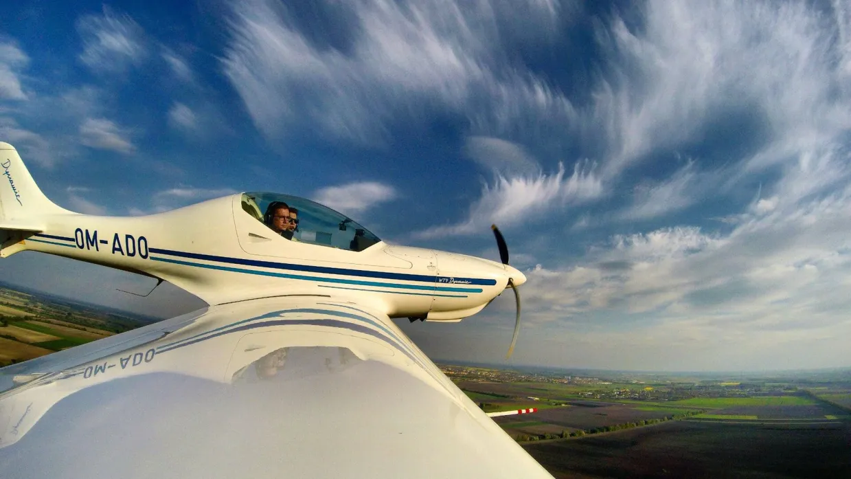 Pilotom lietadla na skúšku Senica-1