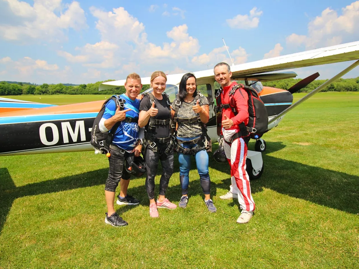 Tandemový zoskok s padákom Očová-4