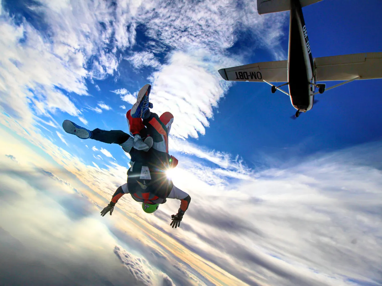 Tandemový zoskok s padákom Očová-10