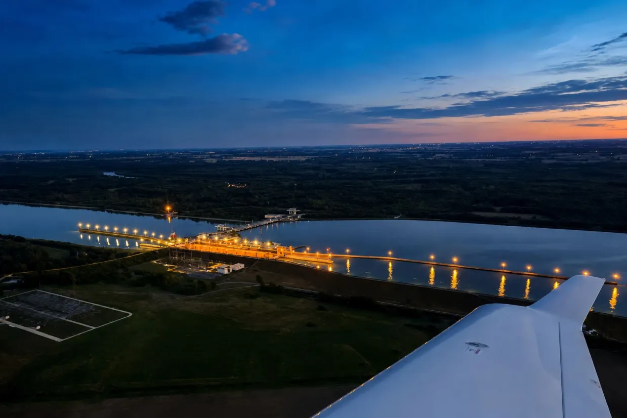 Nočný let pilotom lietadla na skúšku Bratislava-3