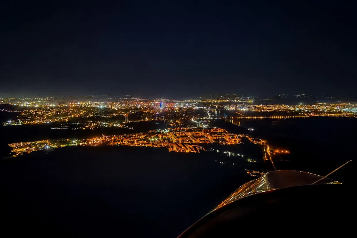 Nočný zážitkový let lietadlom Bratislava-8