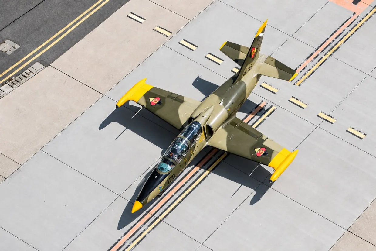 Let stíhačkou L-39 Albatros Brno-1