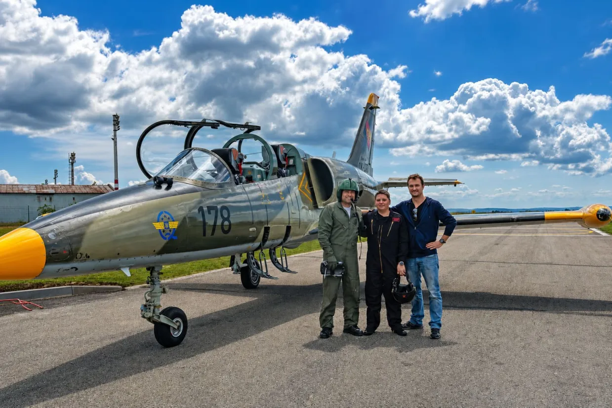 Let stíhačkou L-39 Albatros Brno-7