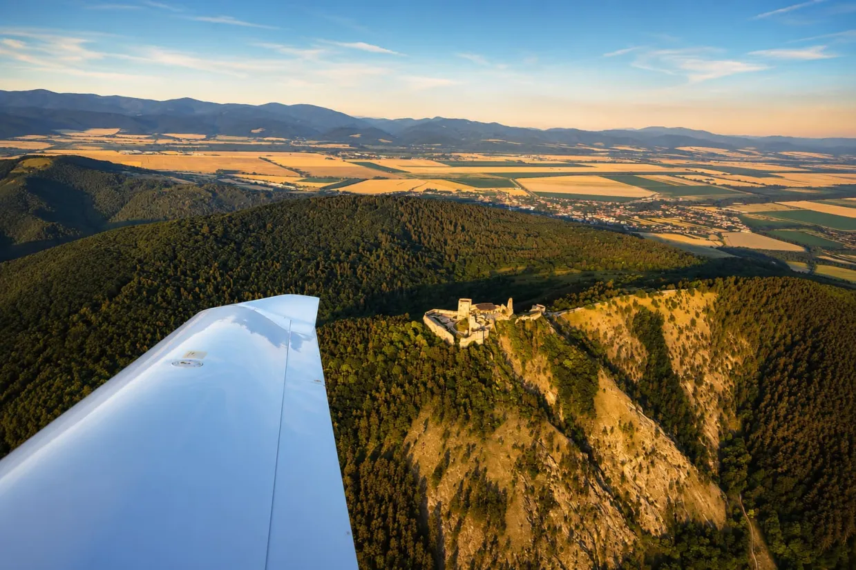 Zážitkový let lietadlom Trenčín-10