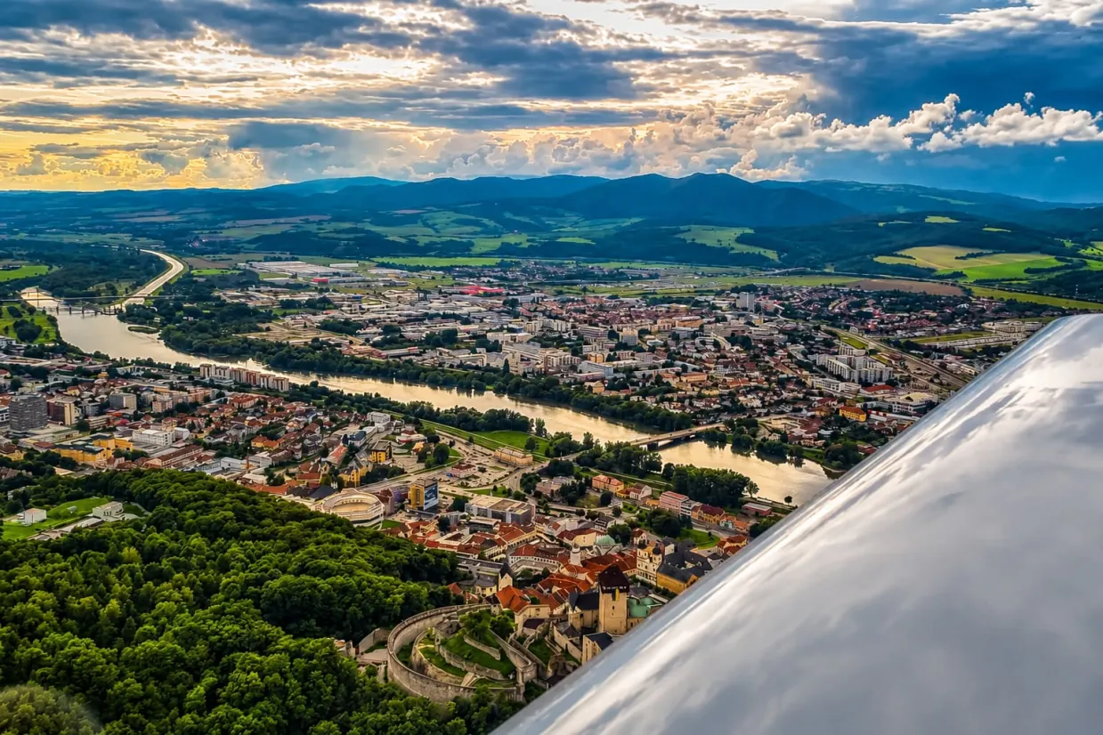 Zážitkový let lietadlom Trenčín-5