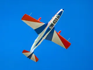 Akrobatický let stíhačkou L-29 Delfín