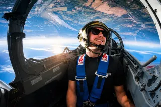 Akrobatický let stíhačkou L-29 Delfín